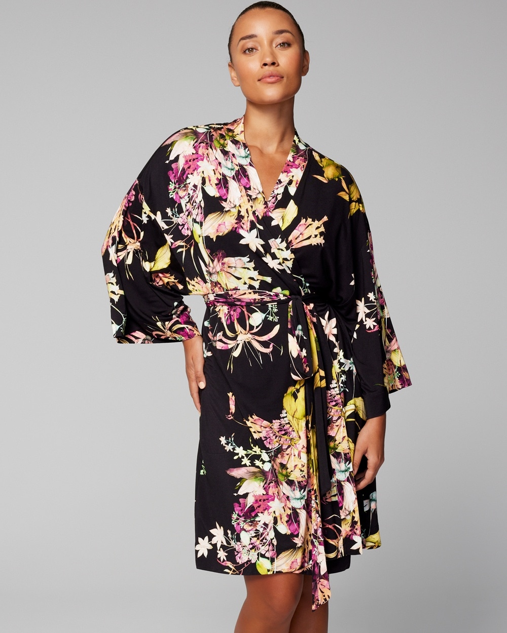 SOMA WOMEN'S COOL NIGHTS SHORT ROBE IN BLACK FLORAL SIZE SMALL/MEDIUM | SOMA