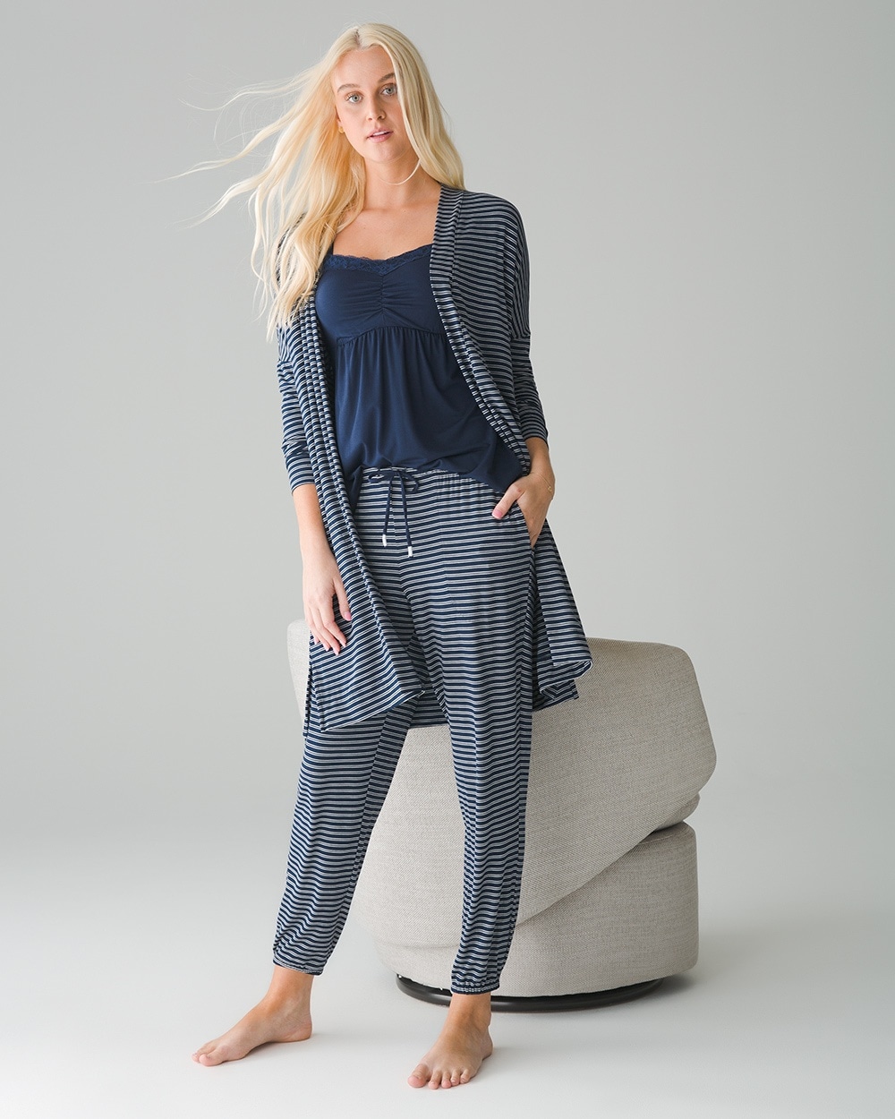 Pyjamas with online elastic ankle