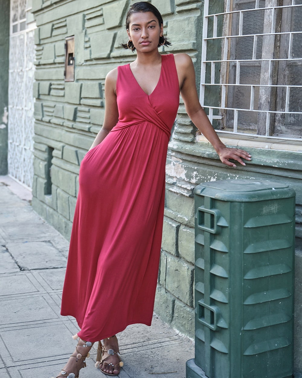 V-neck Twist Maxi Bra Dress