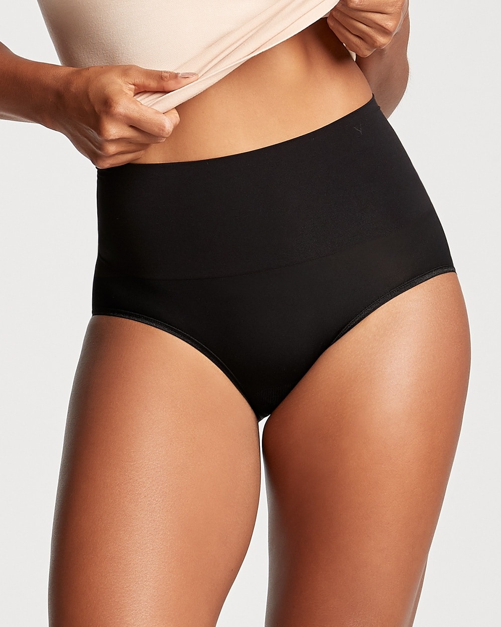 Soma Yummie Ultralight Seamless Smoothing Brief Shapewear In Black