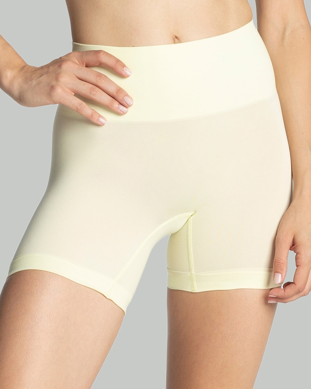 Yummie Ultralite Seamless Smoothing Shortie