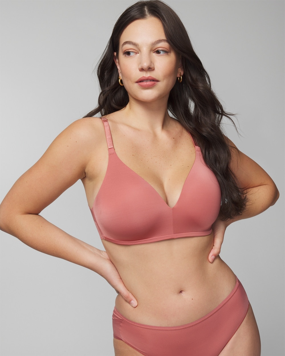 Non padded seamless full coverage bra with side support stitching for  superb support. Broad straps and band offer excellent lift. 3 pin