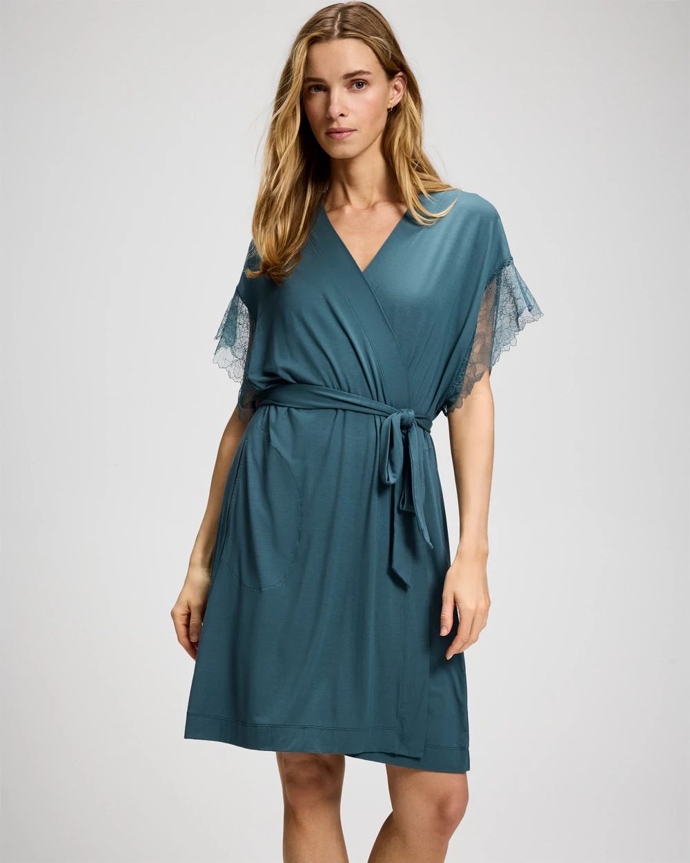 Cool Nights Fine Line Lace Short Robe