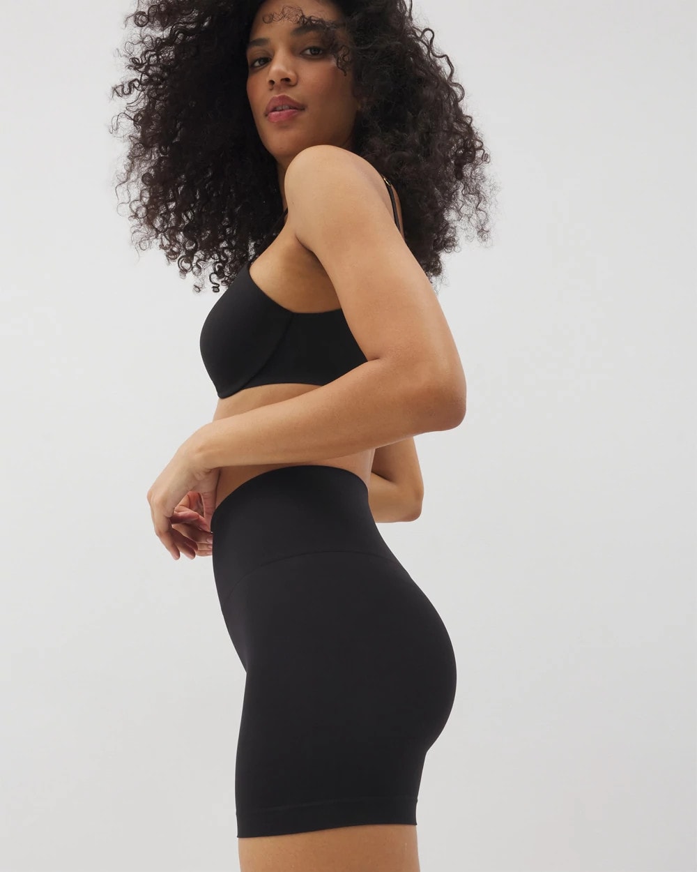 Mid-Level Shaping Seamless Shorts