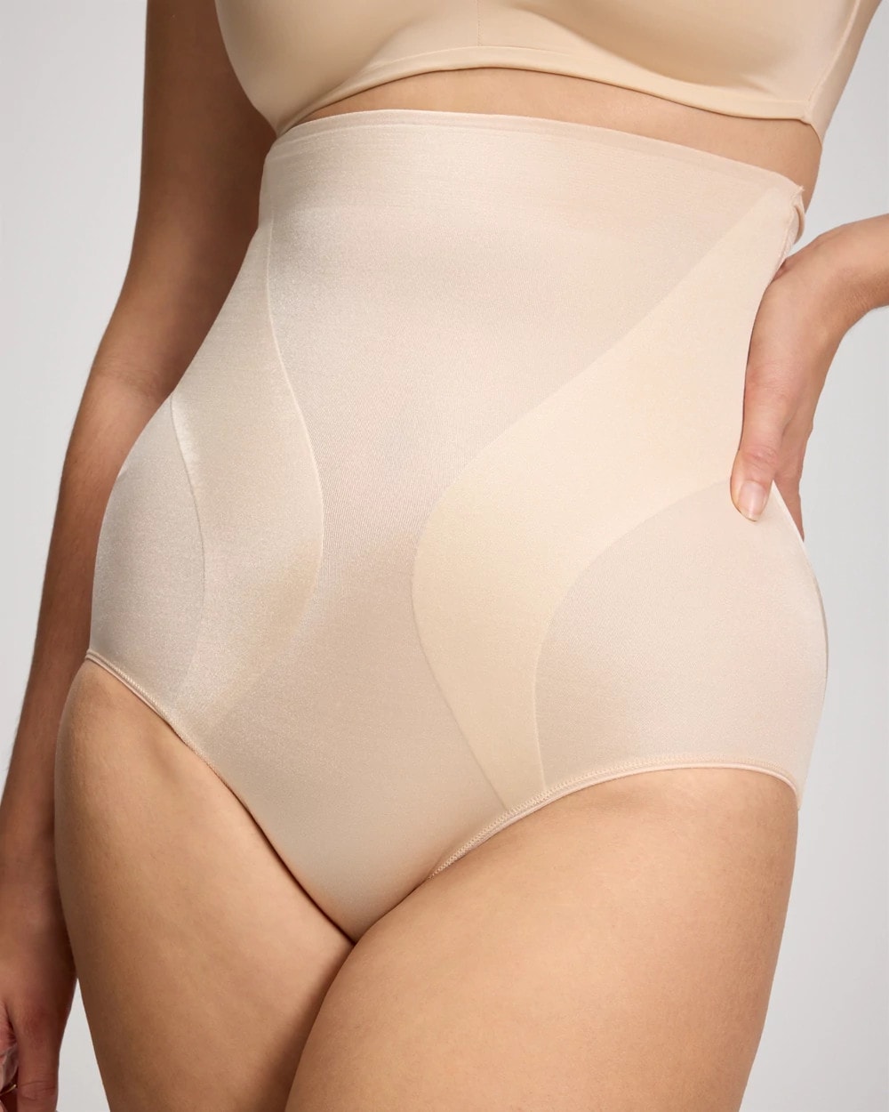 Mid-Level Shaping Vanishing Edge High-Waist Brief