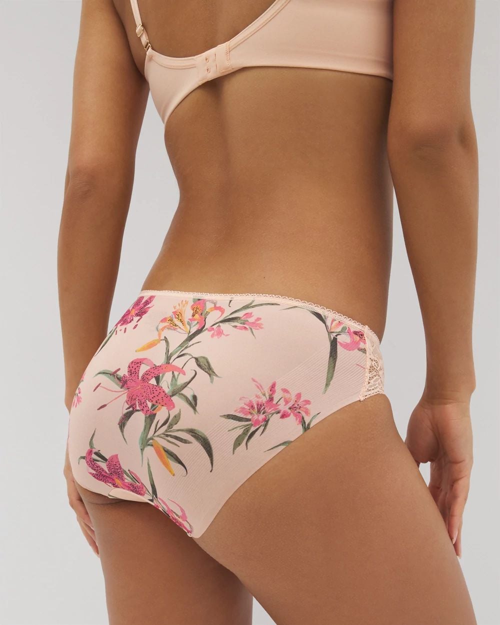 Vanishing Edge Hipster Panty with Lace