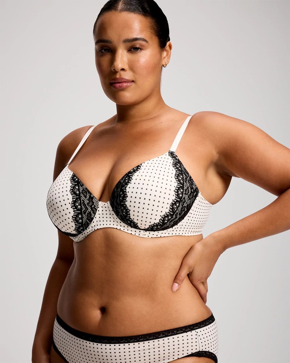 Embraceable Perfect Coverage Bra with Enchanting Lace
